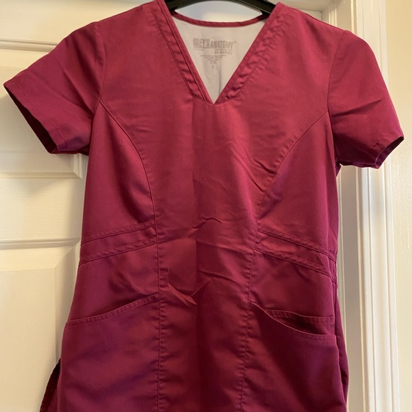 Burgundy V-Neck Scrub Top - Picture 1 of 1